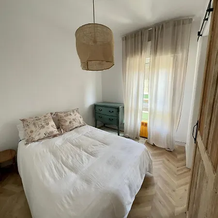 Alquiler De Piso Junto A Tetuan 4 Personas Maximo. *