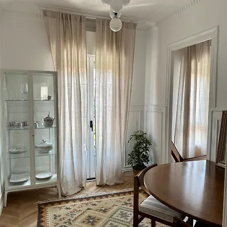 Apartament Alquiler De Piso Junto A Tetuan 4 Personas Maximo. Santander