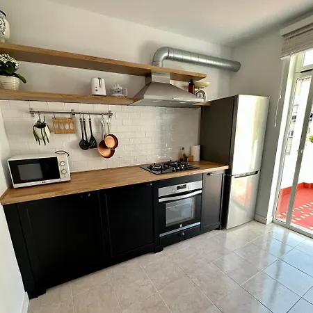 Alquiler De Piso Junto A Tetuan 4 Personas Maximo.